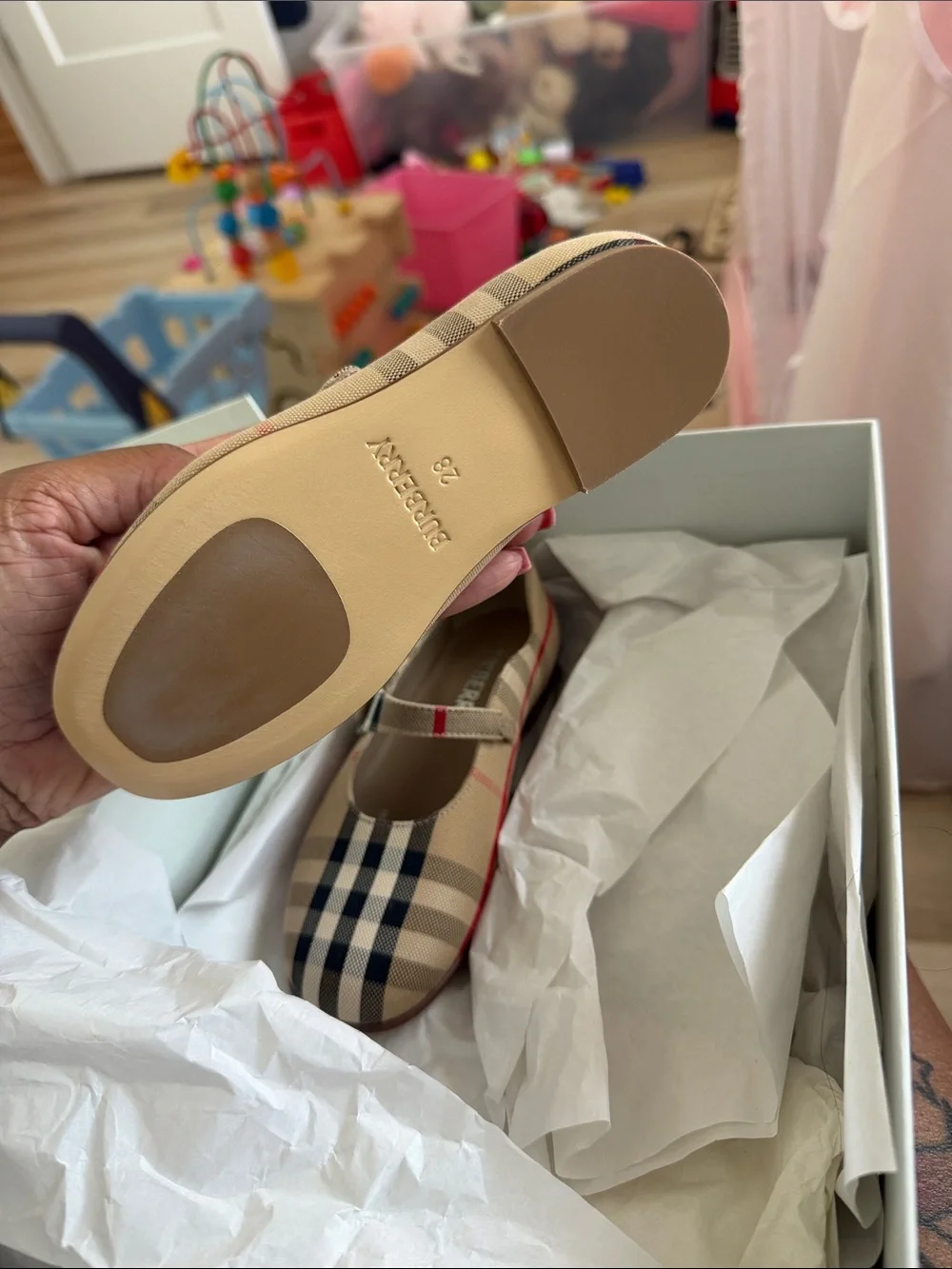 Burberry White Shoe Box with Tan/Black Check Label
